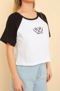 Kadın Oversize Bisiklet Yaka Crop T-shirt Beyazsiyah