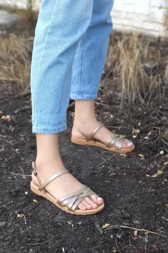 Çapraz Şeritli Kadın Sandalet Altın
