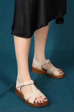 Cırtlı Kadın Sandalet Bej