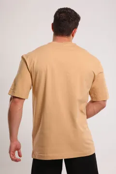 Erkek Bisiklet Yaka Ön Cep Detaylı Oversize T-shirt Açık Camel