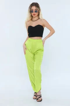 Kadın Ekstra Yüksek Bel Paça Yırtmaçlı Saten Pantolon Fıstık Yeşili