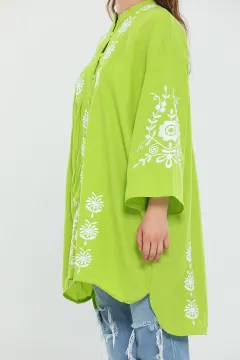 Kadın Yaka Detaylı Kapri Kol Çiçek Nakışlı Salaş Tunik Fıstık Yeşili