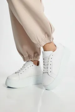 Kadın Bağcıklı Spor Ayakkabı Beyaz