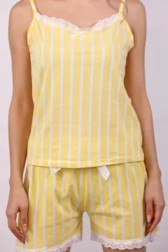 Kadın İnce Askılı Çizgi Desenli Şortlu Pijama Takımı Sarı