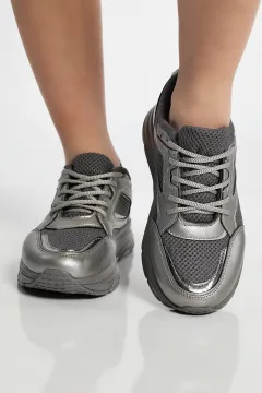 Kadın Kalın Tabanlı Bağcıklı Anaroklu Spor Ayakkabı Platin