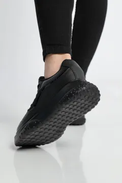 Kadın Kalın Tabanlı Bağcıklı Spor Ayakkabı Siyah
