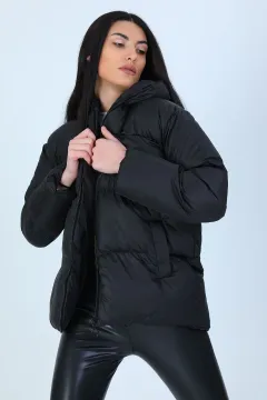 Kadın Kapüşonlu Oversize Şişme Mont Siyah
