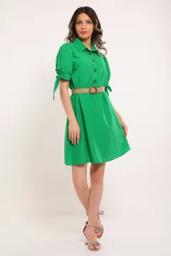 Kadın Ön Düğmeli Kol Bağlama Detaylı Hasır Kemerli Elbise Yeşil