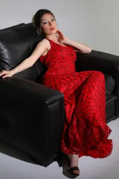 Kadın Yaka Tül Dekolteli Astarlı Işıltılı Uzun Abiye Elbise Kırmızı