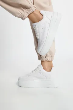 Kadın Yüksek Taban Bağcıklı Spor Ayakkabı Beyaz