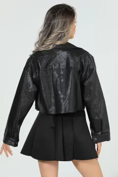 Kadın Çıtçıtlı Desenli Crop Deri Ceket Siyah