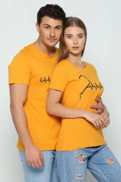 Kalp Ritmi Baskılı Sevgili Kombin Kadın T-shirt Hardal