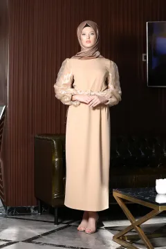 Puantiyeli Balon Kol Abiye Elbise Bej