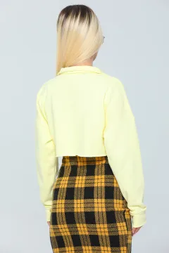 Kadın Likralı Apaş Yaka Crop Sweatshirt Sarı