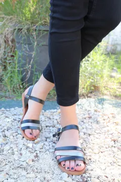 Şeritli Kemerli Kadın Sandalet Siyahplatin