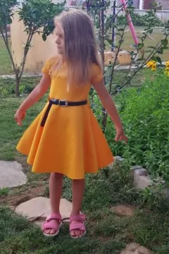 Yaka Detaylı Kız Çocuk Elbise Hardal