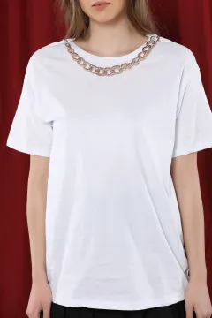 Yakası Zincirli T-shirt Beyaz