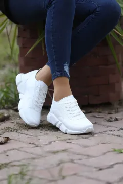 Yüksek Taban Bağcıklı Bayan Spor Ayakkabı Beyaz