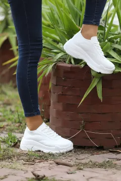 Yüksek Taban Bağcıklı Bayan Spor Ayakkabı Beyaz