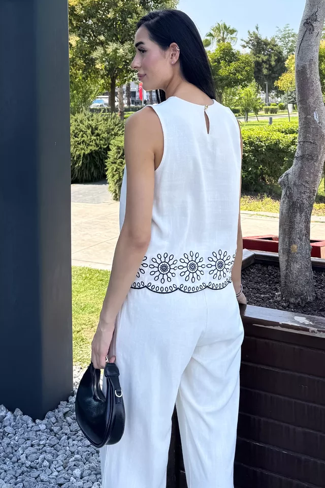 Gülseli İşlemeli Bluz Pantolon İkili Takım