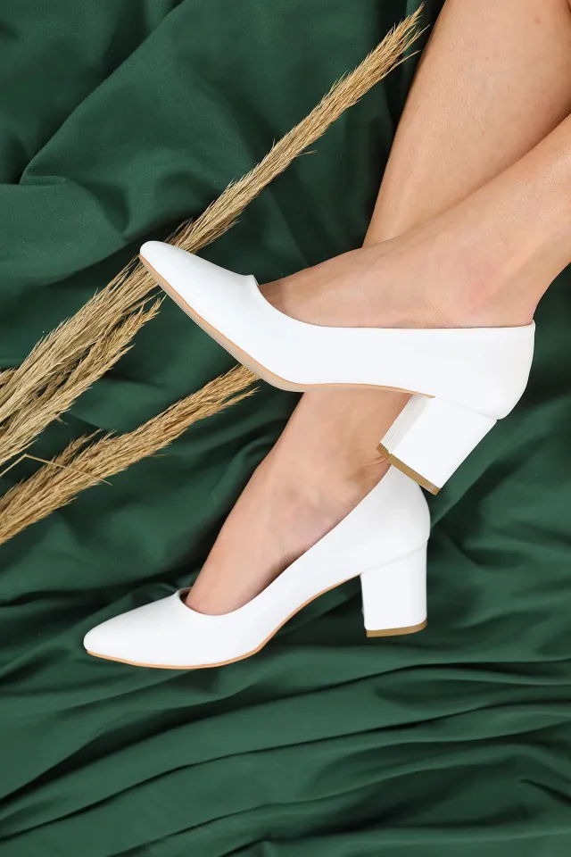 Kadın Sivri Burun Kalın Topuklu Ayakkabı Beyaz