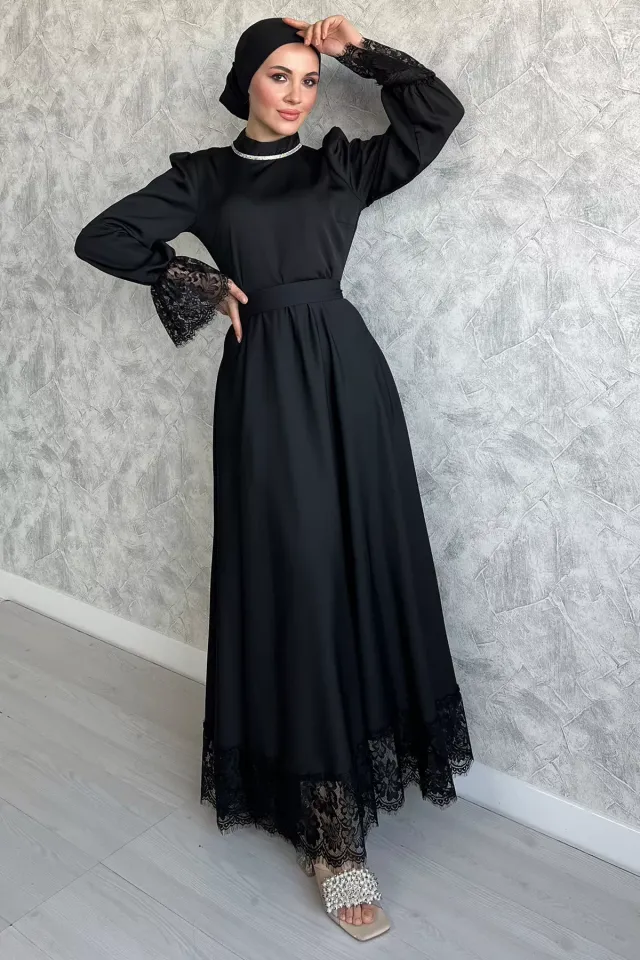 Bilek Ve Eteği Dantelli Yakası Taş İşlemeli Astarlı Tesettür Elbise Siyah