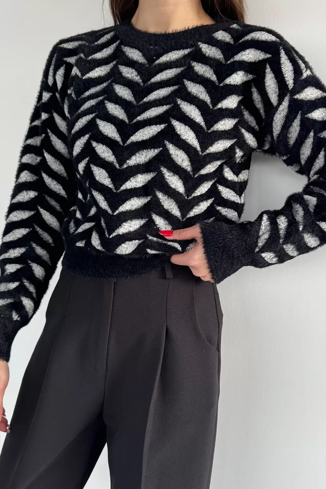 Bisiklet Yaka Desenli Yumoş İplik Croptop Kadın Triko Kazak