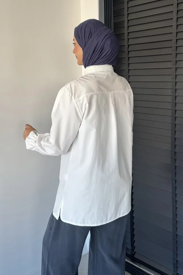 Dantel Yakalı Tesettür Gömlek