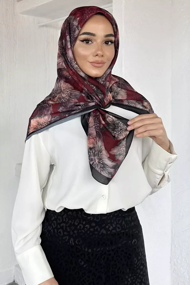 Desenli Tesettür Eşarp