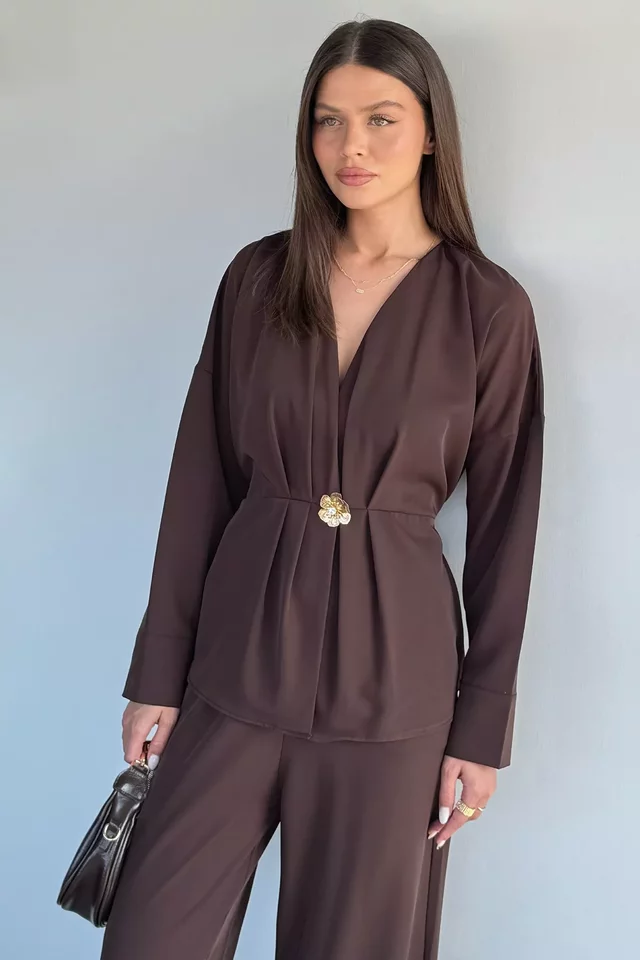 Gülseli Kadın Pileli Broş Detaylı Bluz Bel Lastikli Pantolon İkili Takım