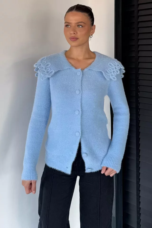 Gülseli Kadın Yaka Detaylı Yumoş İplik Triko Ceket - 1