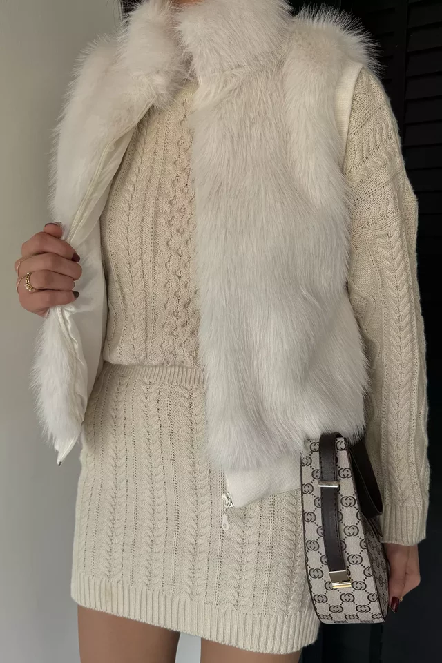 Kadın İç Astarlı Ön Fermuarlı Peluş Yelek