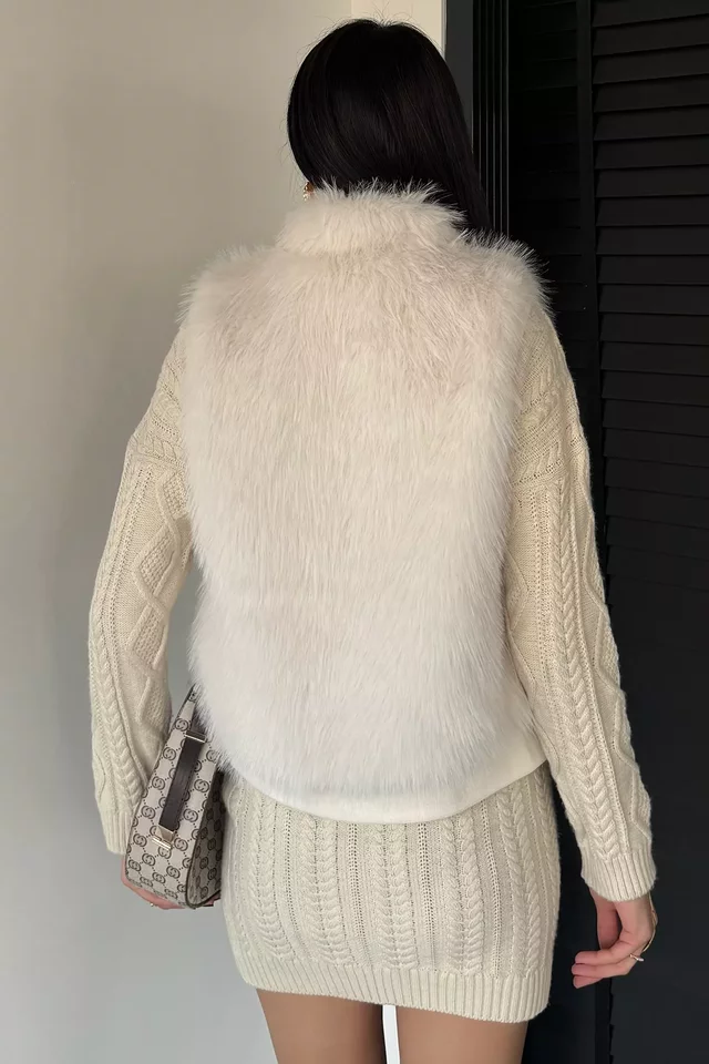 Kadın İç Astarlı Ön Fermuarlı Peluş Yelek