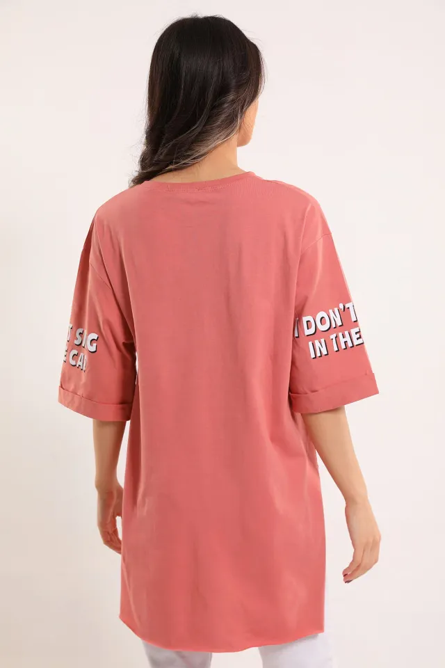 Kadın Baskılı Yan Yırtmaçlı T-shirt Gülkurusu