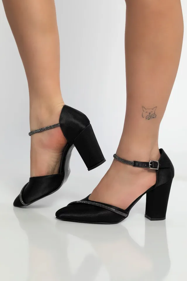 Kadın Bilek Kemerli Taş Detaylı Topuklu Ayakkabı Siyah