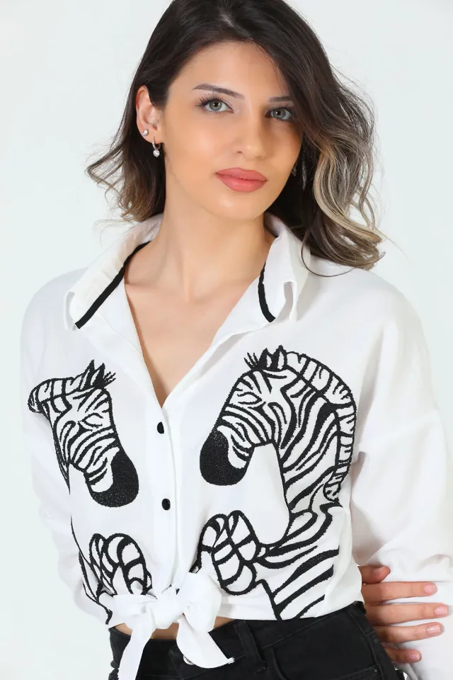 Kadın Zebra Nakışlı Ön Bağlamalı Crop Gömlek Beyaz