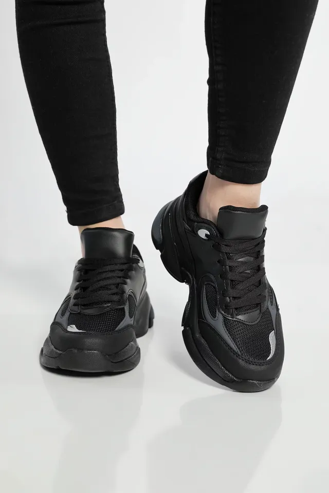 Kadın Kalın Tabanlı Anaroklu Spor Ayakkabı Siyah