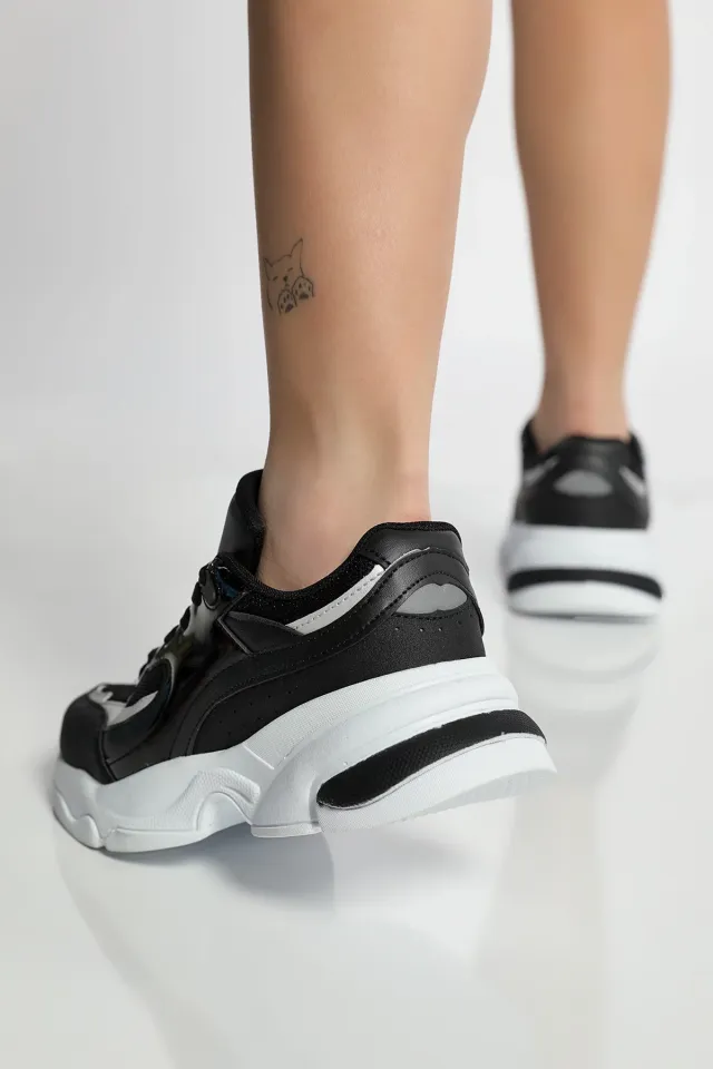 Kadın Kalın Tabanlı Anaroklu Spor Ayakkabı Siyahbeyaz