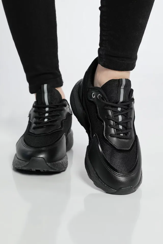 Kadın Kalın Tabanlı Anaroklu Spor Ayakkabı Siyah