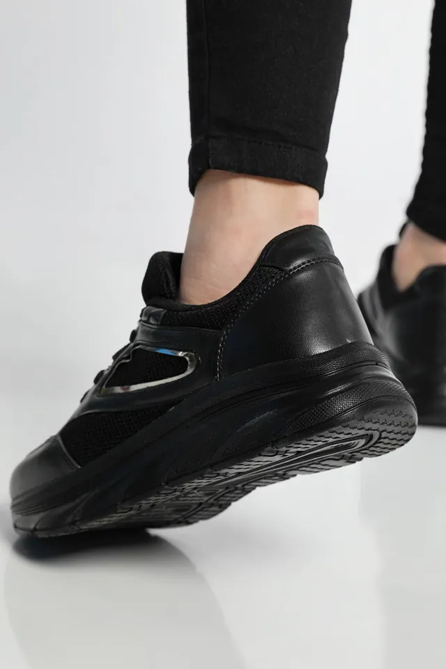 Kadın Kalın Tabanlı Bağcıklı Anaroklu Spor Ayakkabı Siyah