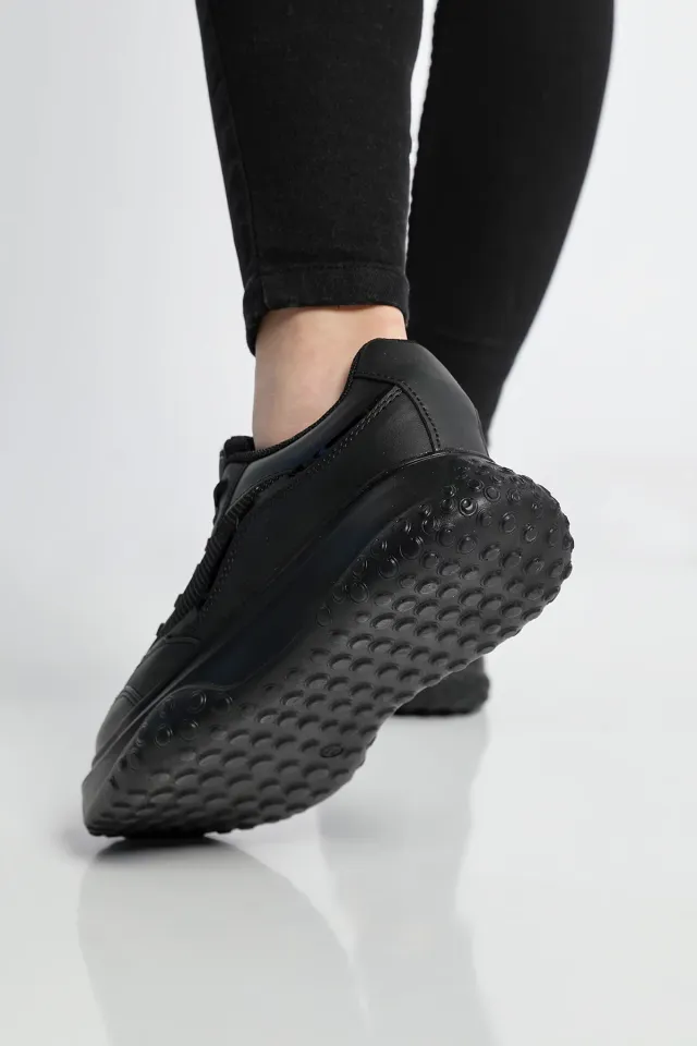Kadın Kalın Tabanlı Bağcıklı Spor Ayakkabı Siyah