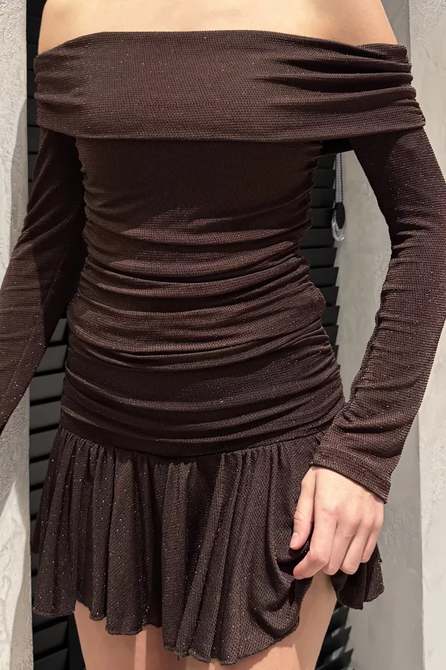 Kadın Madonna Yaka Işıltılı Bluz İçi Şortlu Mini Etek İkili Takım