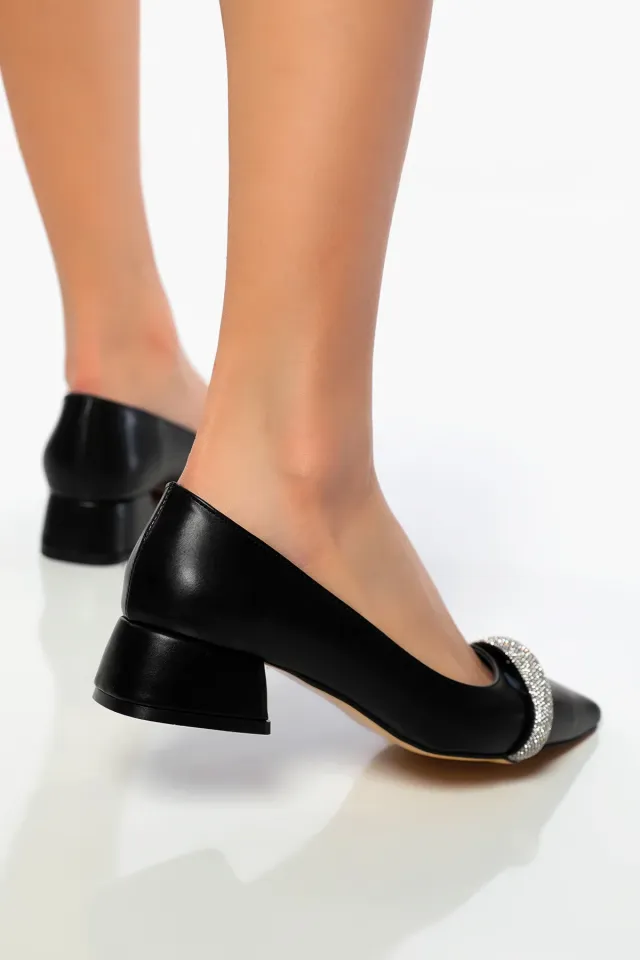 Kadın Ön Taşlı Kısa Topuklu Ayakkabı Siyah
