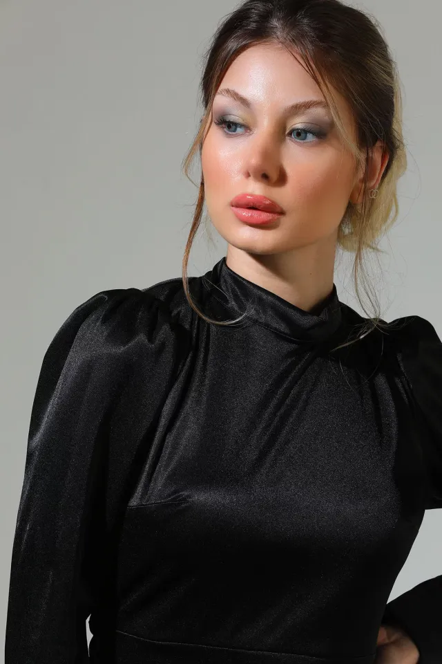 Kadın Sırt Dekolteli Alt Volanlı Uzun Kol Abiye Elbise Siyah