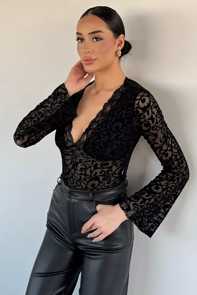 Kadın V Yaka Güpür Detaylı İspanyol Kol Crop Top Bluz - 2