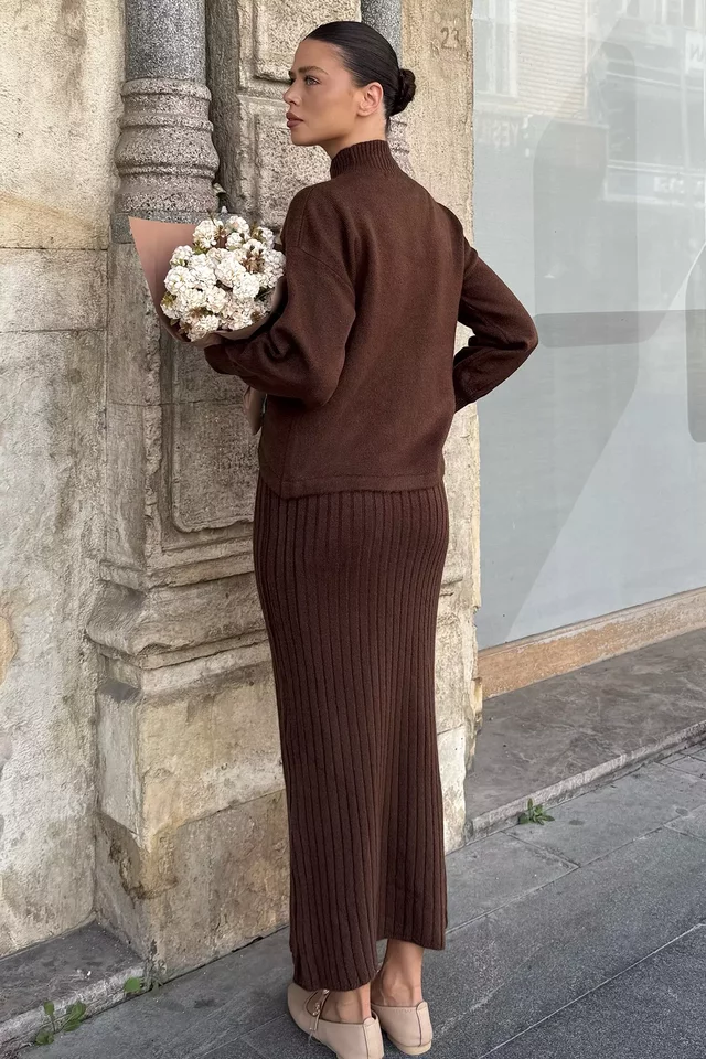 Kadın Yarım Balıkçı Yaka Nakışlı Triko Bluz Elbise İkili Takım