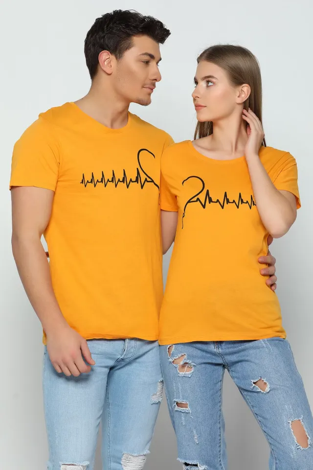 Kalp Ritmi Baskılı Sevgili Kombin Erkek T-shirt Hardal