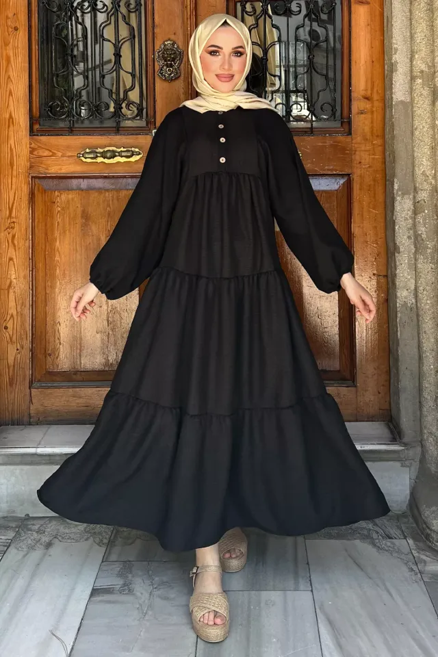 Kol Lastikli Ön Düğme Detaylı Fırfırlı Tesettür Elbise Siyah
