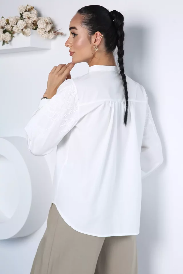 Nakış İşlemeli Gömlek