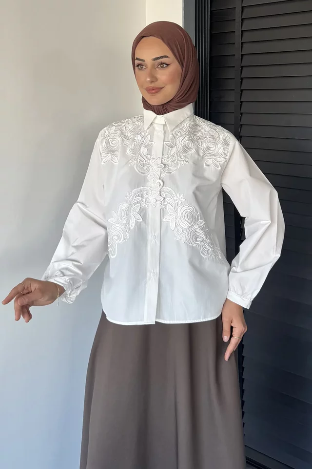 Nakış İşlemeli Uzun Kol Tesettür Gömlek